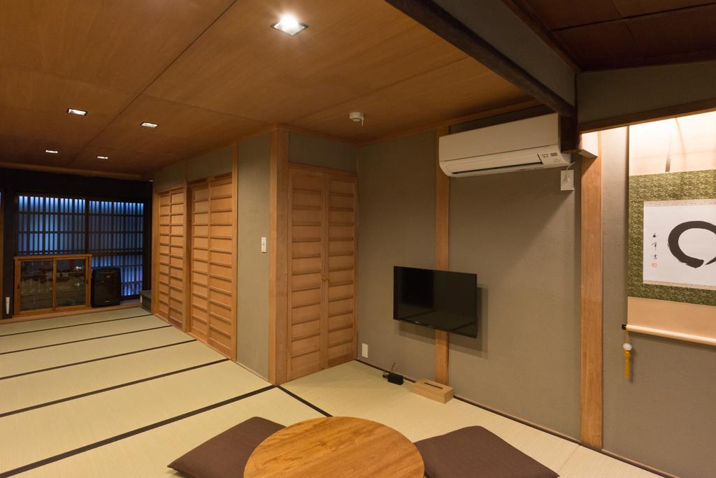Вілла Kakishibu An Machiya House Кіото Номер фото
